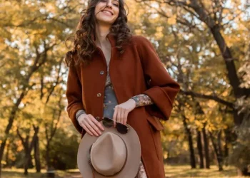 How to Stay Stylish and Warm During Fall’s Chill