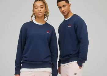 Are Crewnecks Better for Men or Women?