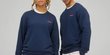 Are Crewnecks Better for Men or Women?