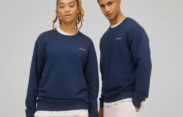 Are Crewnecks Better for Men or Women?