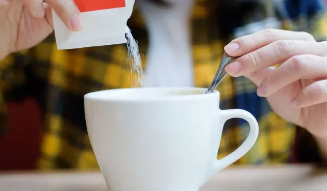 The Bitter Side of Artificial Sweeteners: What They Really Do to Your Blood Sugar