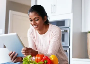 How to Incorporate Healthy Eating Habits into Your Daily Life