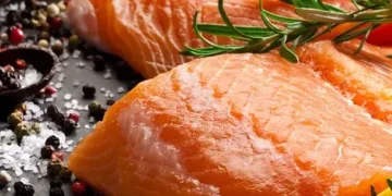 Farmed vs Wild Salmon: Which is Better for You and the Planet?