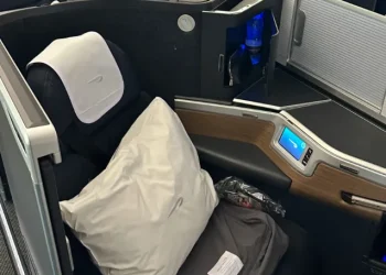 How to Unlock Free Business Class Flights with the Platinum American Express Card