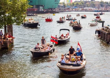 Your Ultimate Amsterdam Travel Guide: Must-See Spots, Day Trips, and Helpful Tips