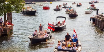 Your Ultimate Amsterdam Travel Guide: Must-See Spots, Day Trips, and Helpful Tips