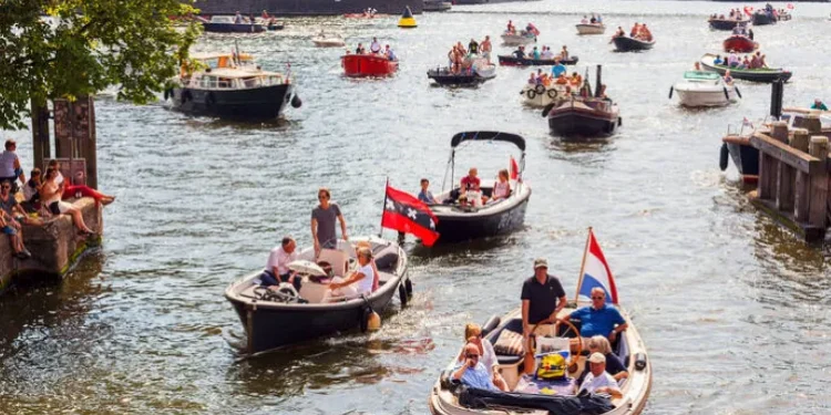 Your Ultimate Amsterdam Travel Guide: Must-See Spots, Day Trips, and Helpful Tips