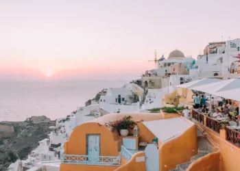 Your Ultimate Amsterdam Travel Guide: Must-See Spots, Day Trips, and Helpful Tips