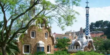 The Ultimate Barcelona Travel Guide