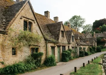 8 Must-Do Day Trips from London